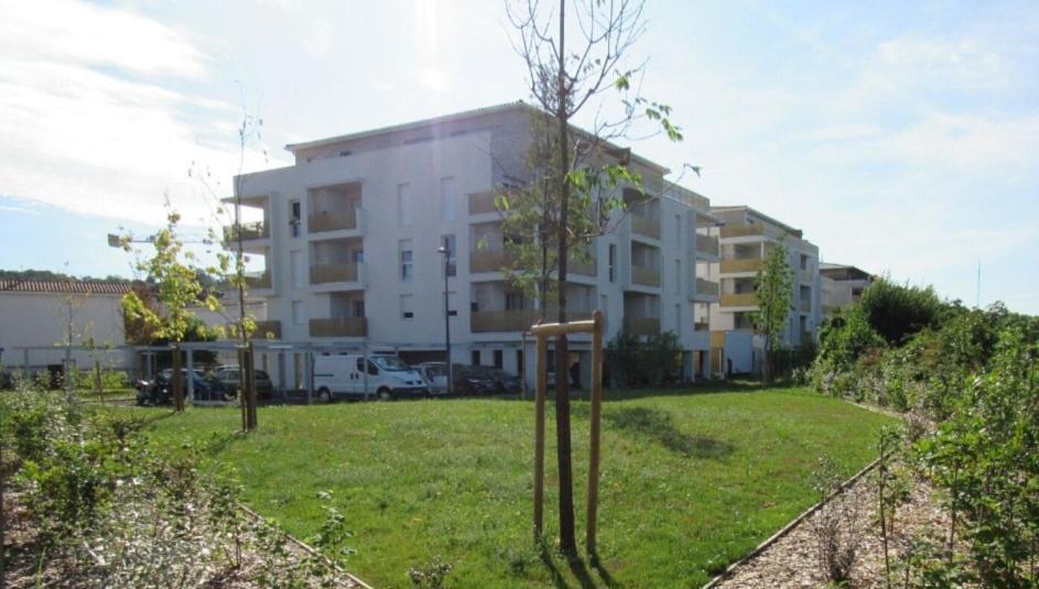Appartement A Floirac Avec 2 Chambres, Un Parking Prive, Une Terrasse, A 5 Minutes En Voiture De L'Arkea Arena De Bordeaux ภายนอก รูปภาพ