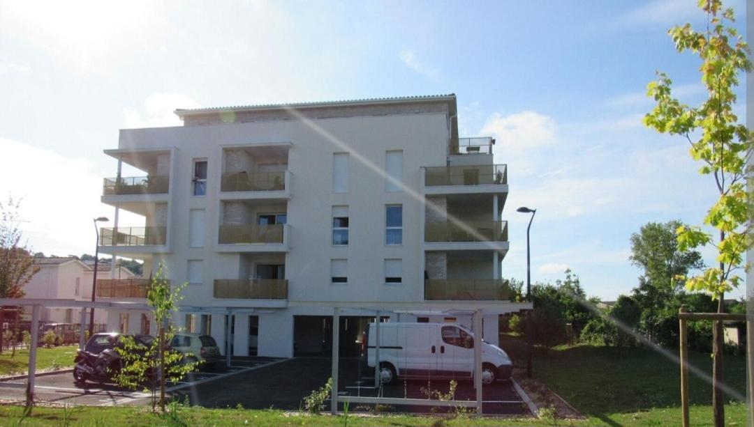 Appartement A Floirac Avec 2 Chambres, Un Parking Prive, Une Terrasse, A 5 Minutes En Voiture De L'Arkea Arena De Bordeaux ภายนอก รูปภาพ