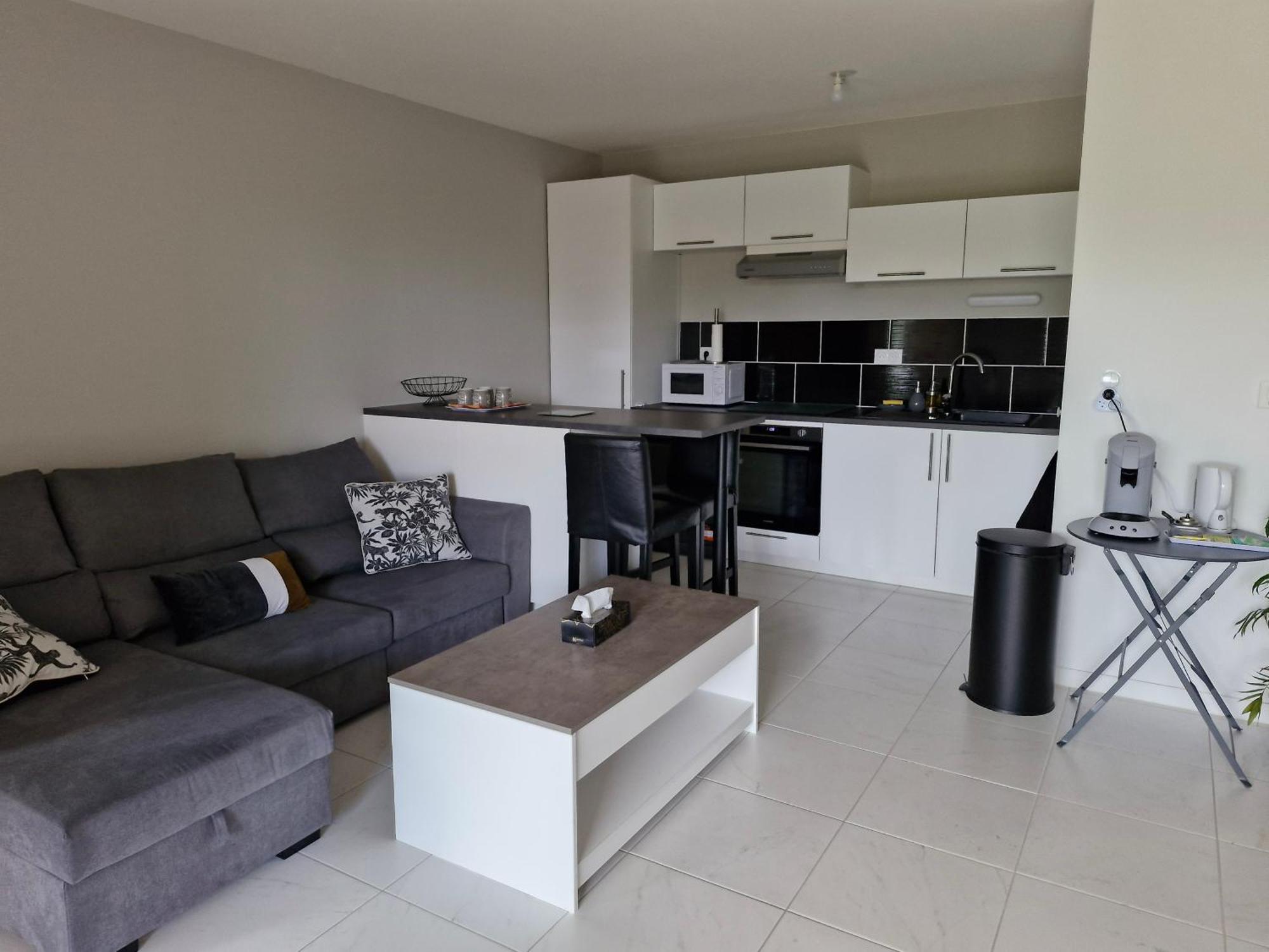 Appartement A Floirac Avec 2 Chambres, Un Parking Prive, Une Terrasse, A 5 Minutes En Voiture De L'Arkea Arena De Bordeaux ภายนอก รูปภาพ