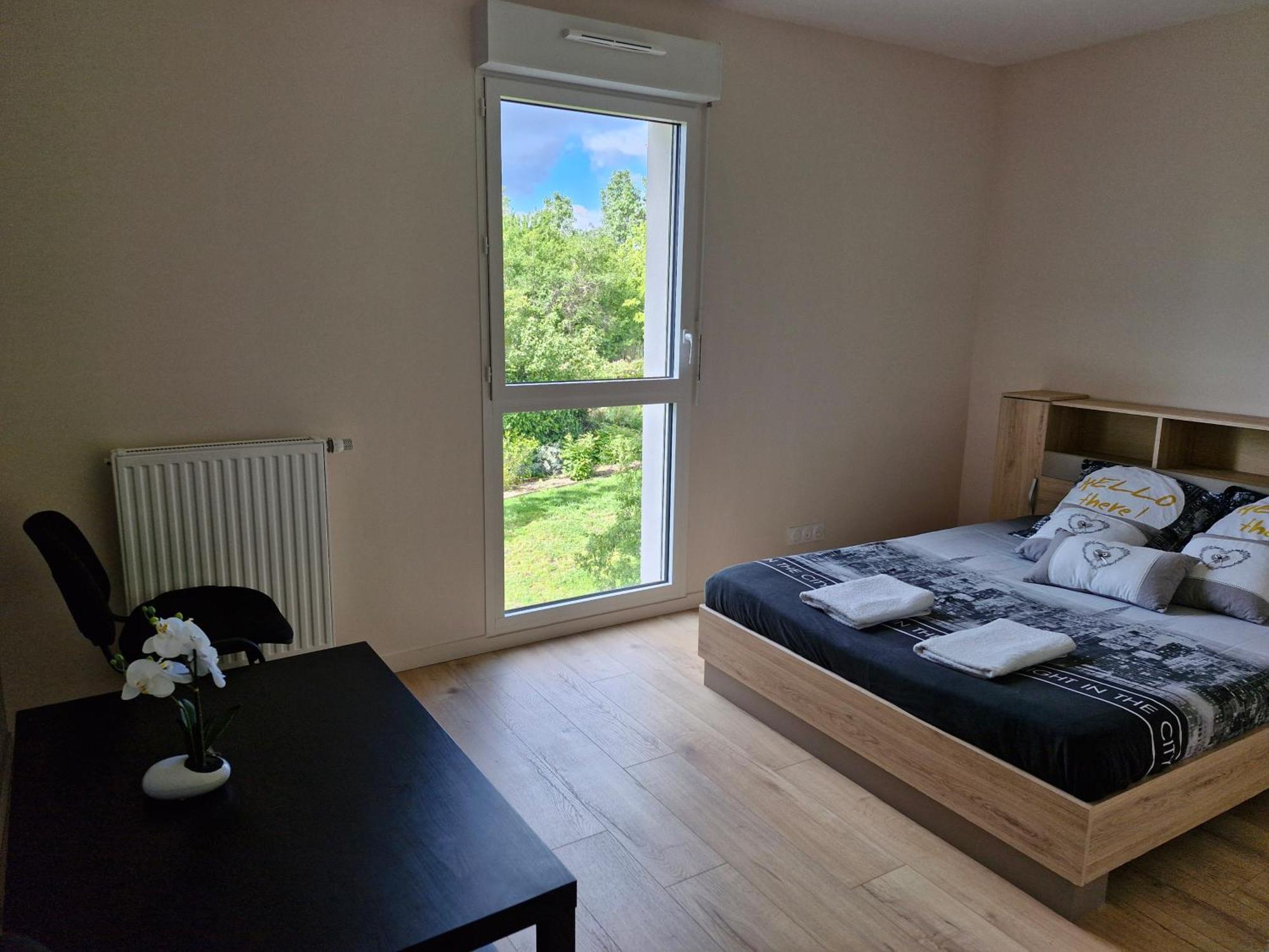 Appartement A Floirac Avec 2 Chambres, Un Parking Prive, Une Terrasse, A 5 Minutes En Voiture De L'Arkea Arena De Bordeaux ภายนอก รูปภาพ